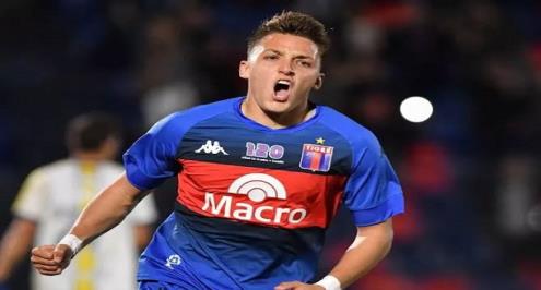 أرجنتيني يقود إيطاليا.. من هو ريتيجوي الذي يلعب مثل هاري كين ولا يتحدث الإيطالية؟ (فيديو)